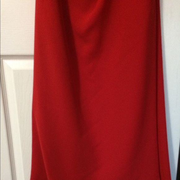 Carmen Marc Valvo Infusion Ruffle Trumpet Gown. - Picture 4 of 7